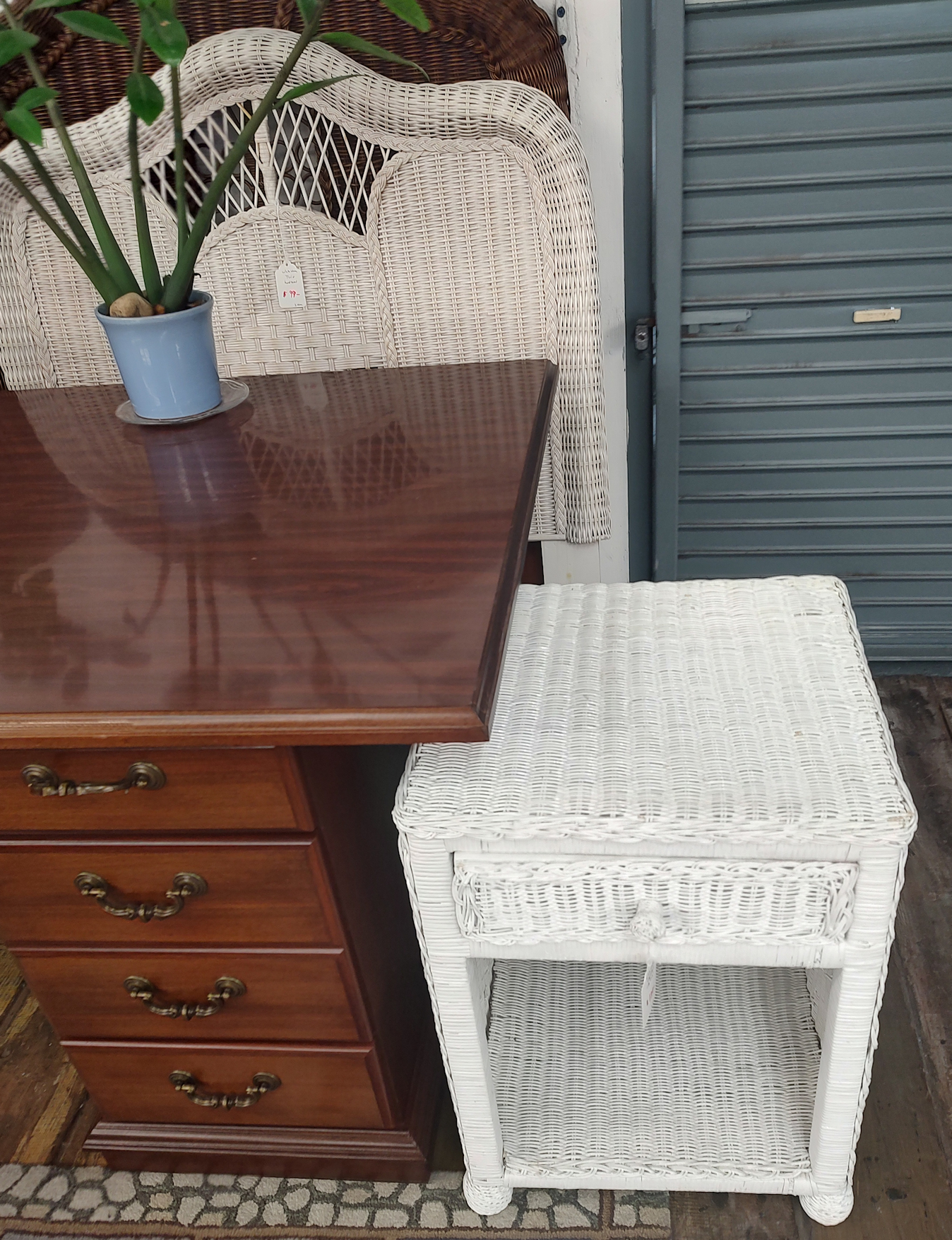 BR0516-white-wicker-nightstand